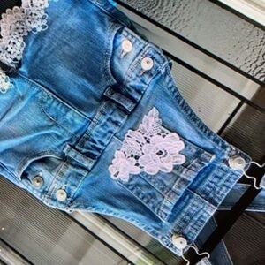 Stylish design floral print shorts